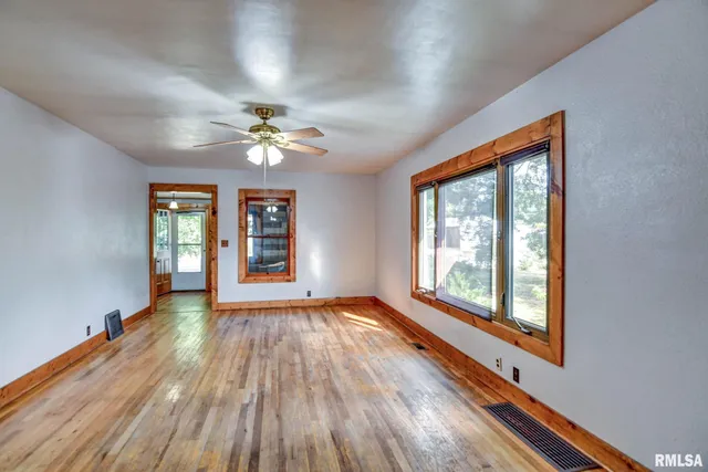 $239,900 | 507 North Spruce Street, Nokomis, IL 62075