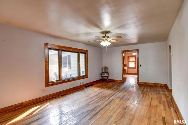 $209,900 | 507 North Spruce Street, Nokomis, IL 62075