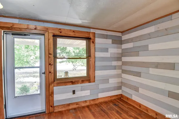 $209,900 | 507 North Spruce Street, Nokomis, IL 62075