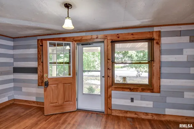 $239,900 | 507 North Spruce Street, Nokomis, IL 62075