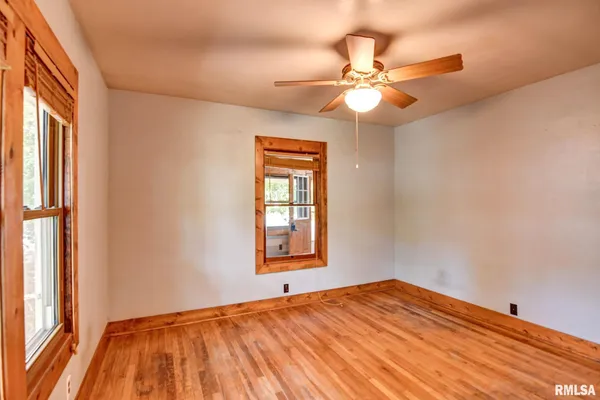 $209,900 | 507 North Spruce Street, Nokomis, IL 62075