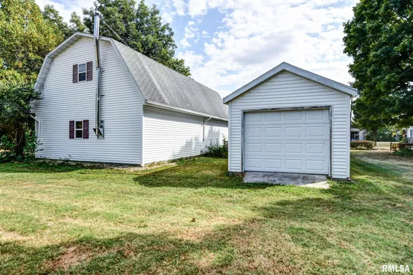 $209,900 | 507 North Spruce Street, Nokomis, IL 62075