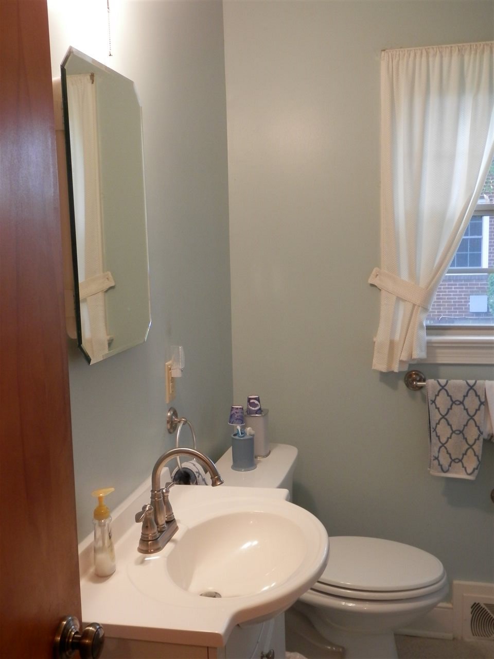 213 Robin Road Waynesboro, VA 22980 - Photo 19 of 43 Gallery Image 19