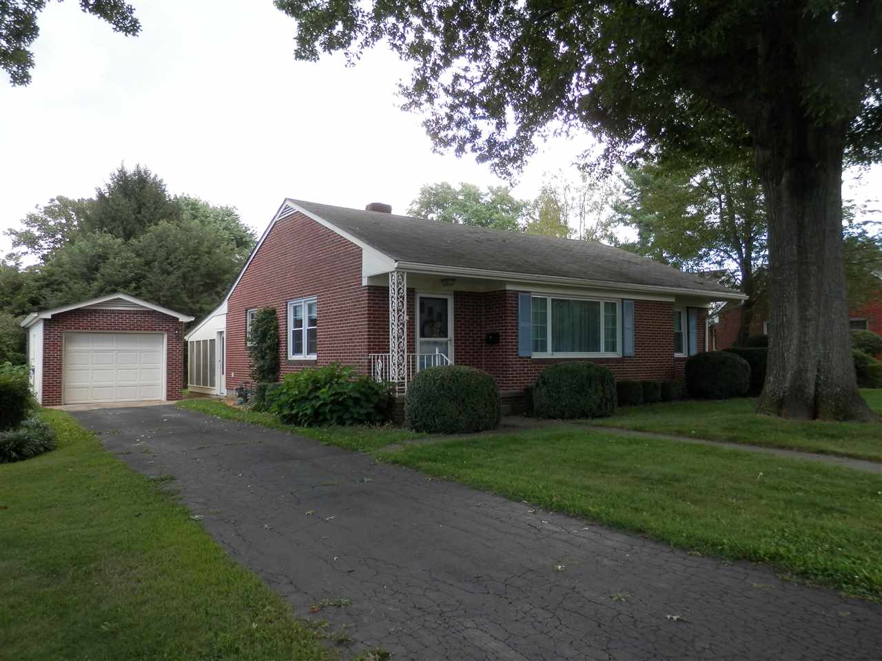213 Robin Road Waynesboro, VA 22980 - Photo 29 of 43 Gallery Image 29