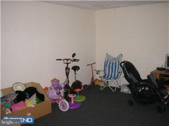 722 Myrtle Avenue Lindenwold, NJ 08021 - Photo 6 of 9 Living Room