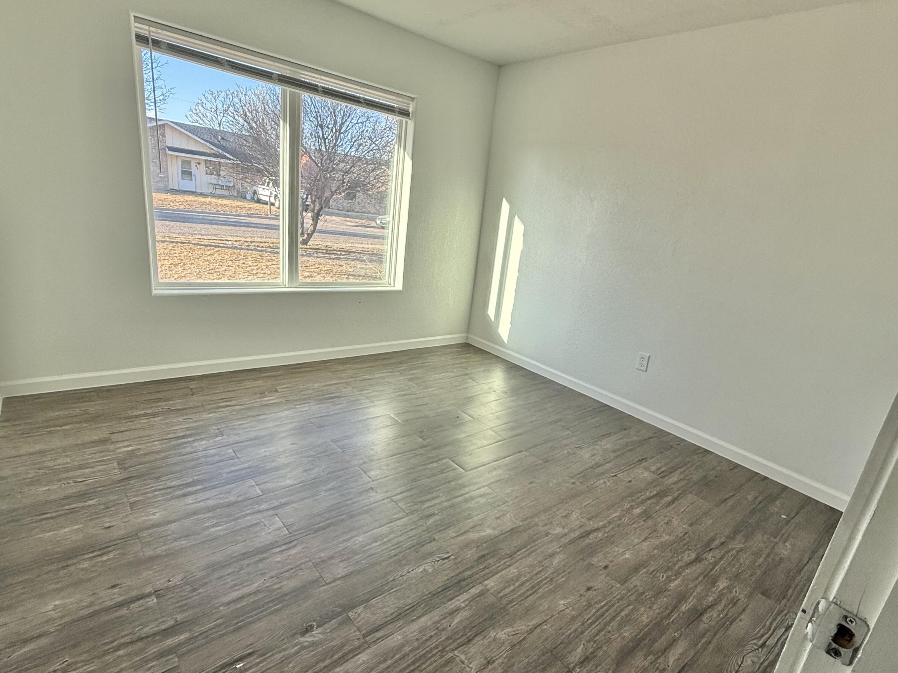 905 West 9th Street Muleshoe, TX 79347 - Photo 9 of 18 IMG_9369
