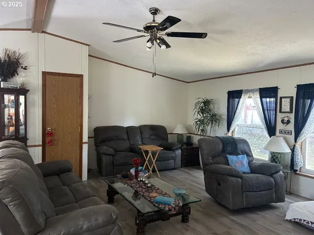 $199,900 | 96465 Coverdell Road, Unit 20, Brookings, OR 97415