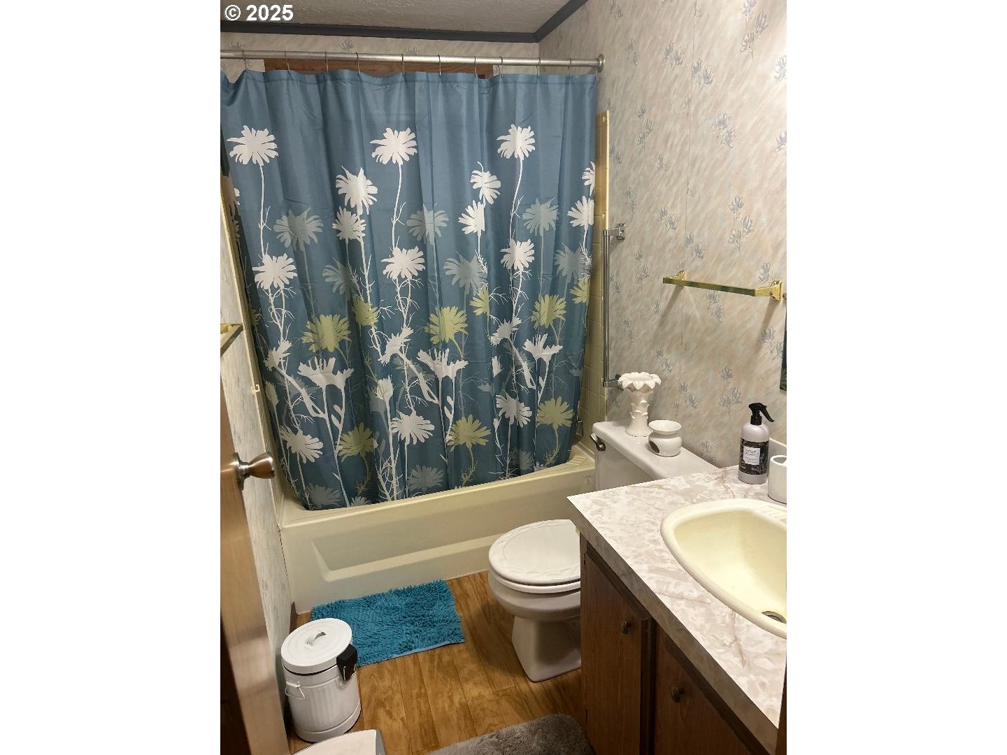 96465 Coverdell Road, Unit 20 Brookings, OR 97415 - Photo 17 of 21 a bathroom with a sink toilet and shower