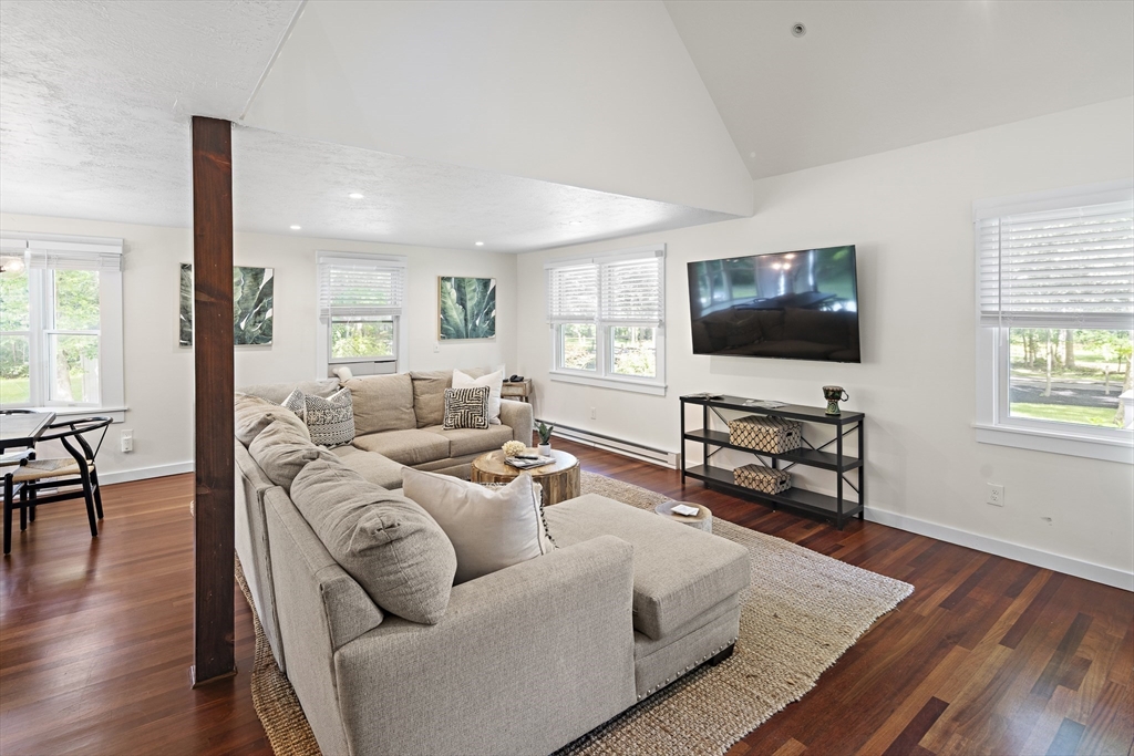 5 Farm Path Road Oak Bluffs, MA 02557 - Photo 8 of 28 Gallery Image 8