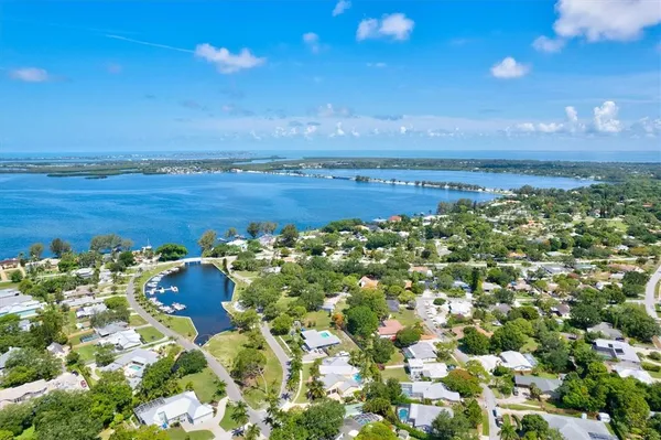 a sign on the side of the park