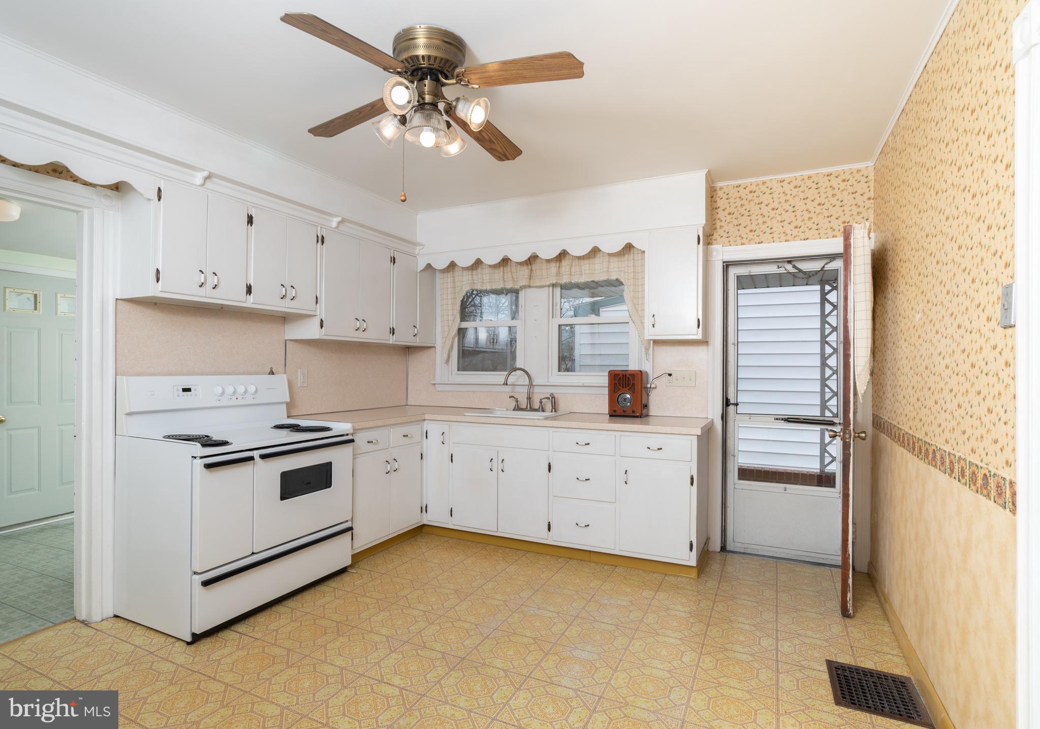 337 Bridge Street Spring City, PA 19475 - Photo 7 of 22 Gallery Image 7