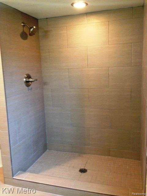 2283 Columbia Road Berkley, MI 48072 - Photo 25 of 36 image_58.jpg