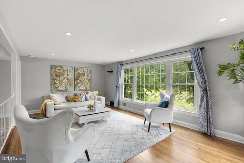 $510,000 | 7927 Central Park Circle, Alexandria, VA 22309