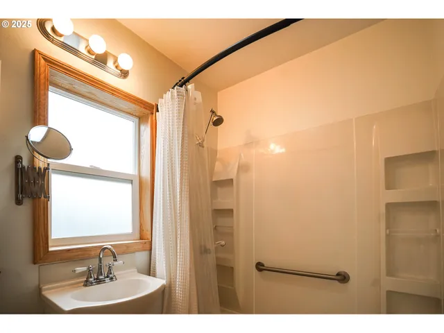 $535,000 | 854 North Baldwin Street, Portland, OR 97217