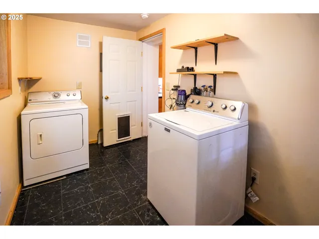 $535,000 | 854 North Baldwin Street, Portland, OR 97217