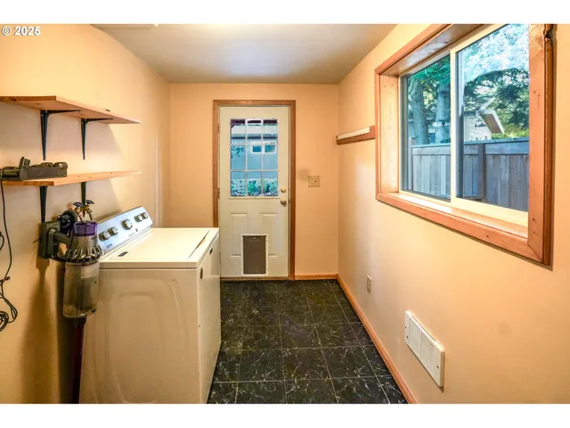 $535,000 | 854 North Baldwin Street, Portland, OR 97217