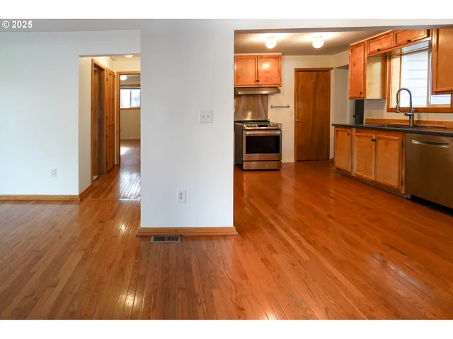$535,000 | 854 North Baldwin Street, Portland, OR 97217