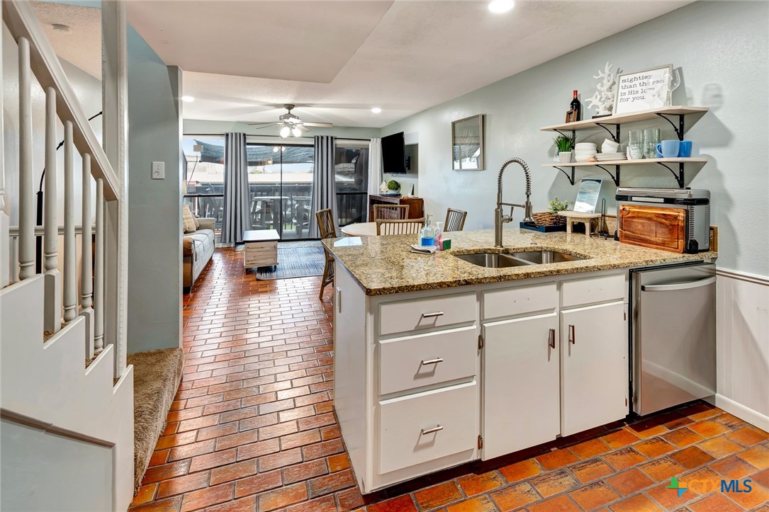462 15th Street, Unit 2 Port O'Connor, TX 77982 - Photo 3 of 32