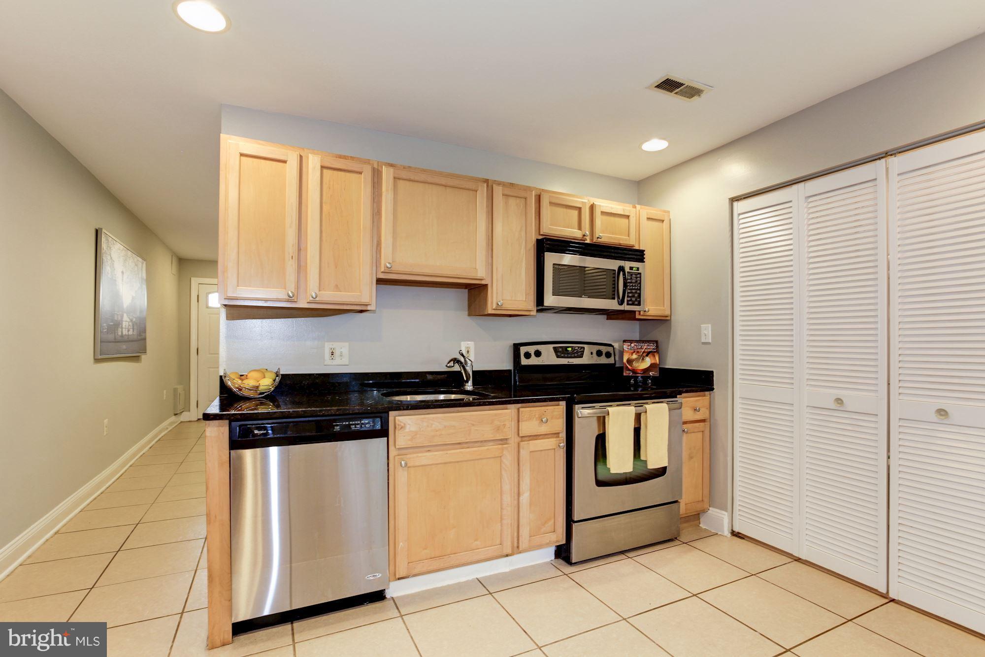 53 R Street Northwest Washington, DC 20001 - Photo 20 of 30 LL unit with full kitchen