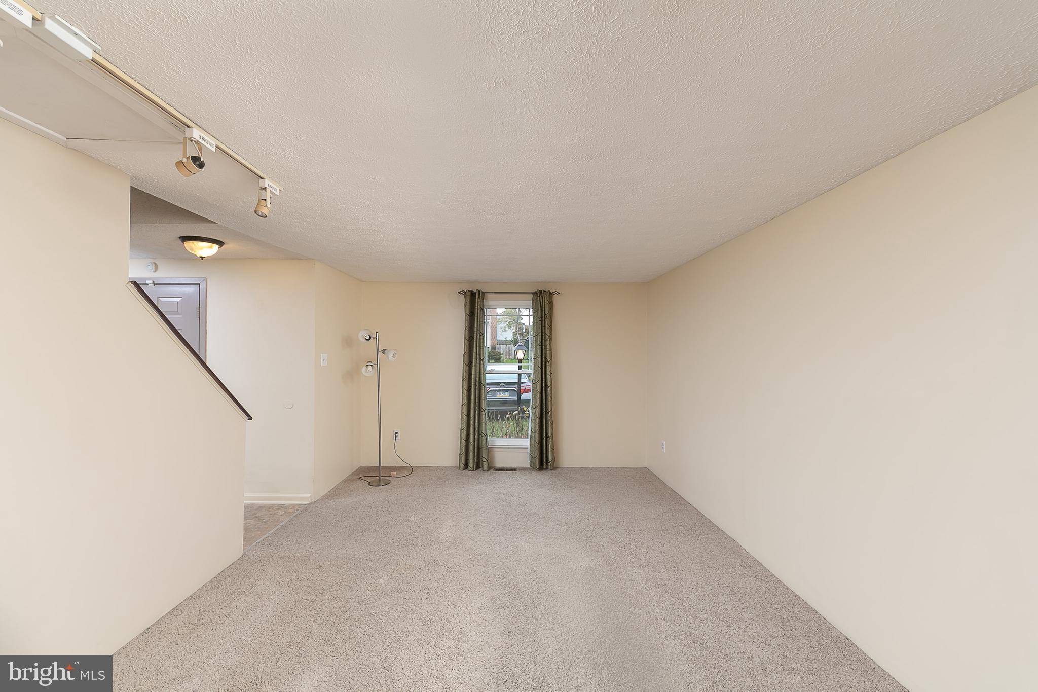 8510 Woodfall Road Baltimore, MD 21236 - Photo 4 of 33 Gallery Image 4