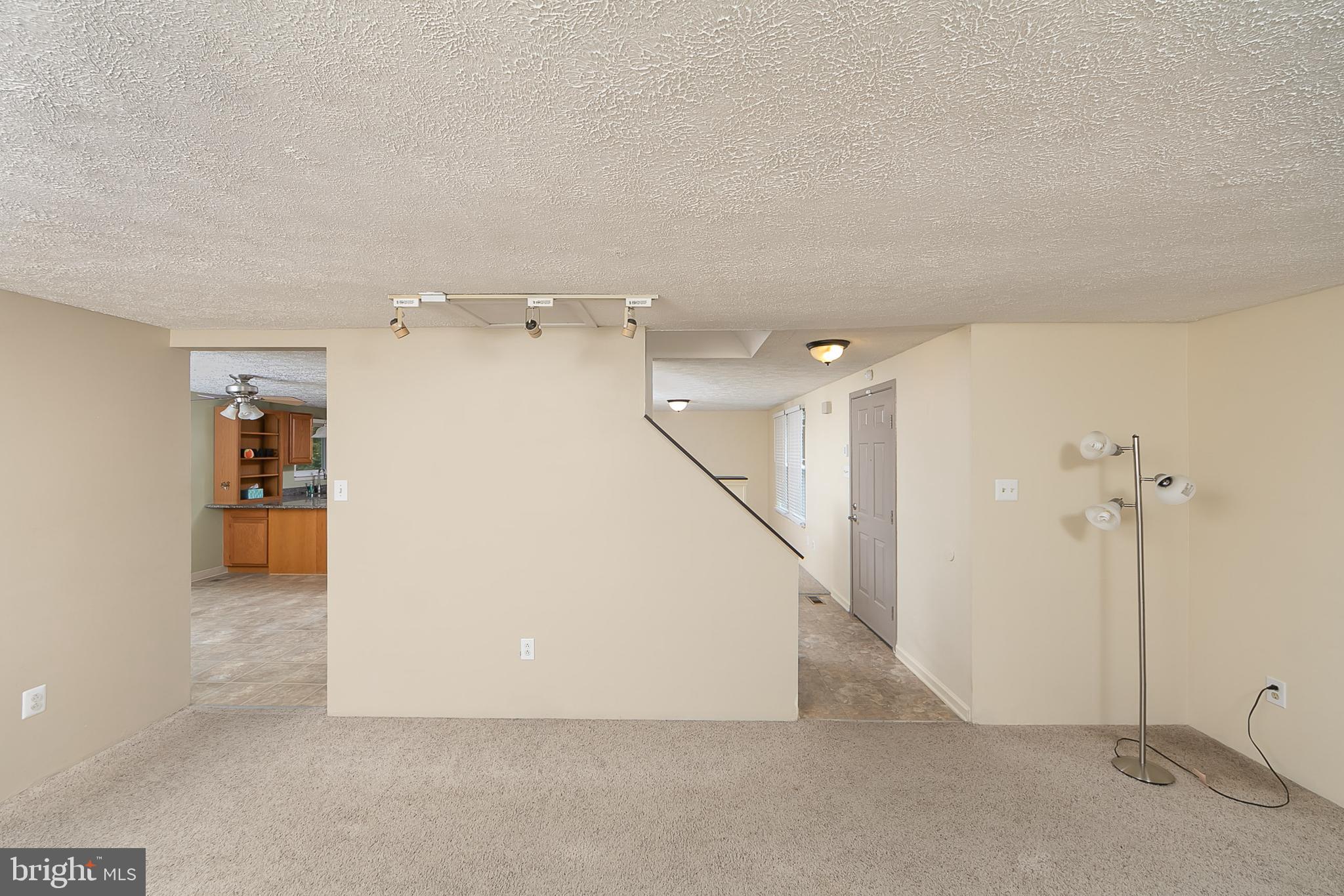 8510 Woodfall Road Baltimore, MD 21236 - Photo 5 of 33 Gallery Image 5