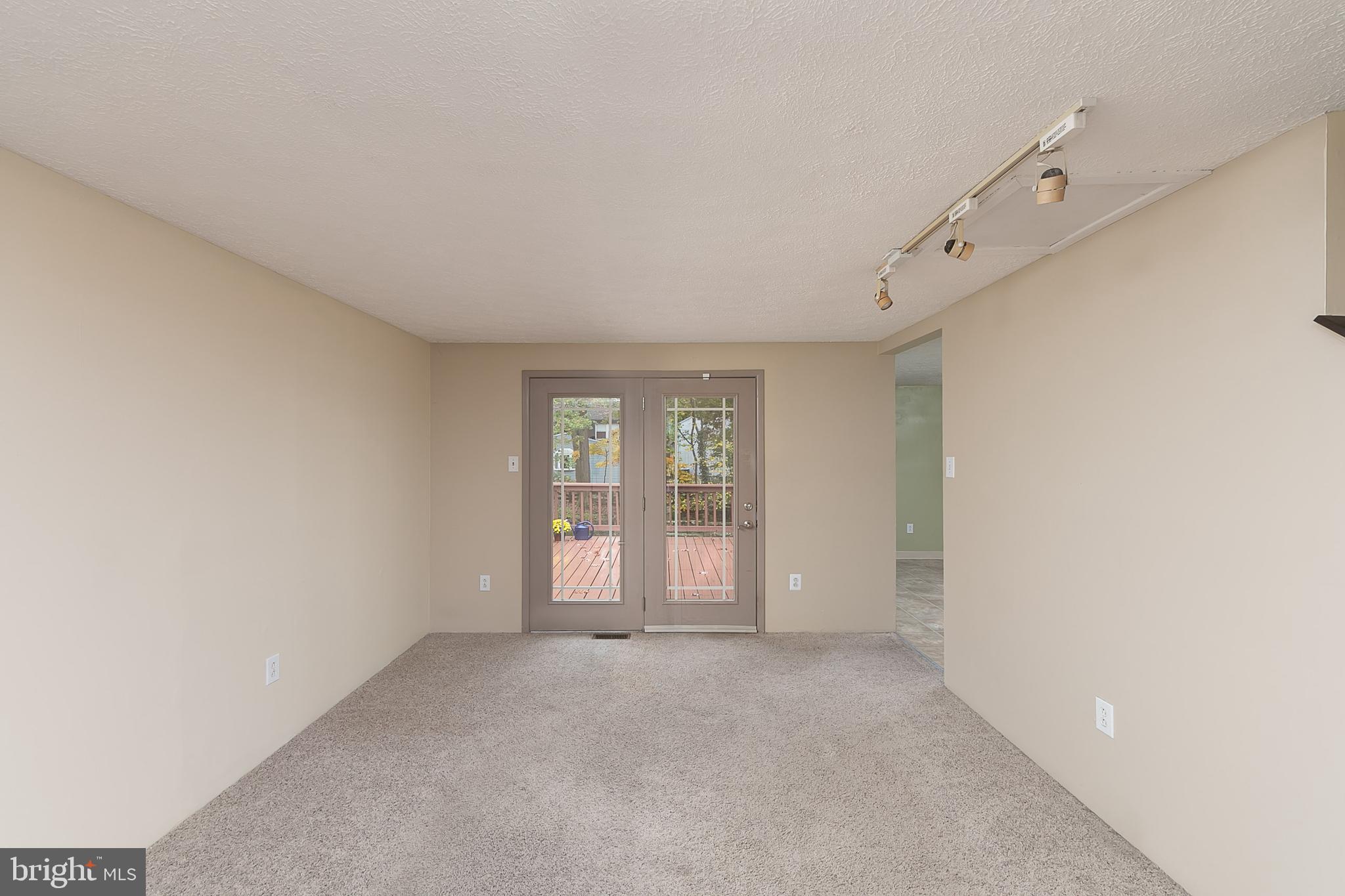 8510 Woodfall Road Baltimore, MD 21236 - Photo 6 of 33 Gallery Image 6