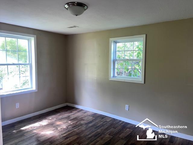 978 Division Street Adrian, MI 49221 - Photo 21 of 25