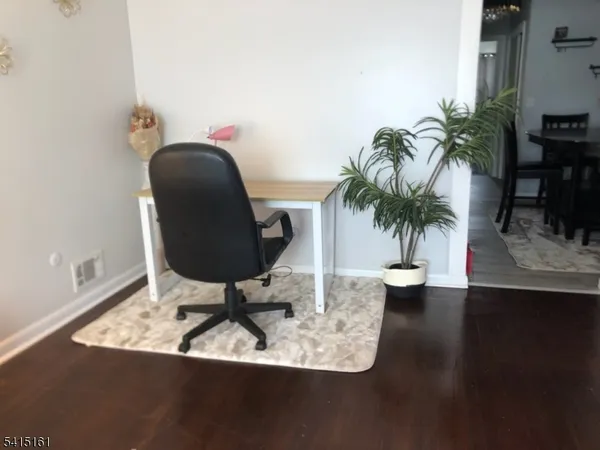 $2,500 | 1504 East St Georges Avenue, Unit 2L, Linden, NJ 07036