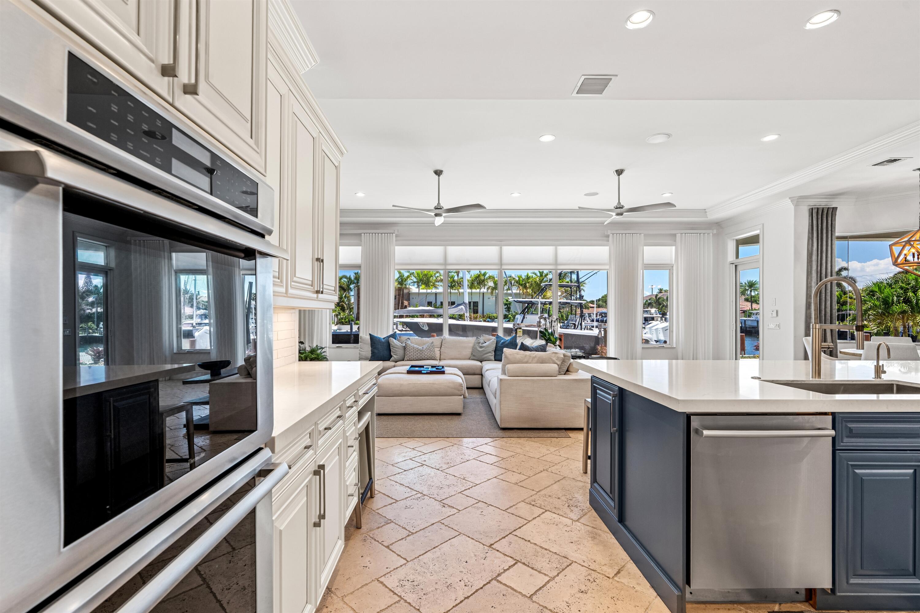 2320 Northeast 34th Court Lighthouse Point, FL 33064 - Photo 18 of 60 KITCHEN_TO_FAMILY_ROOM
