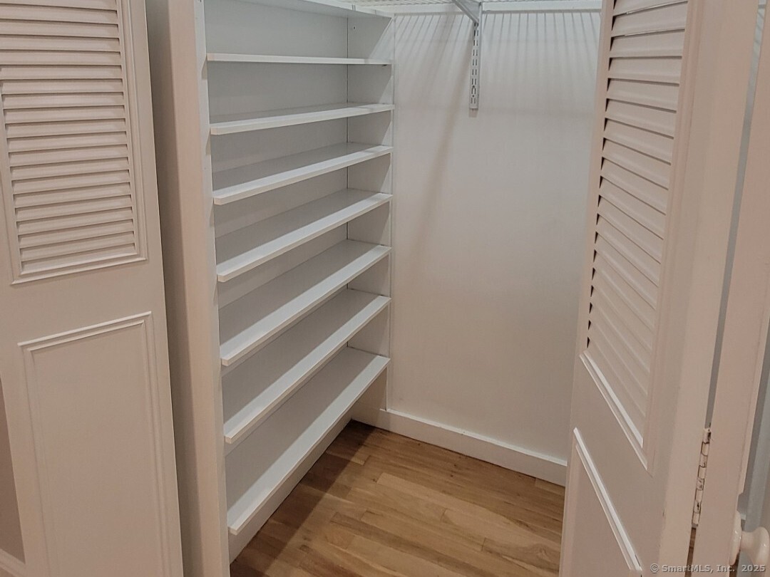 160 Fairfield Woods Road, Unit 43 Fairfield, CT 06825 - Photo 13 of 25 a view of an empty walk in closet