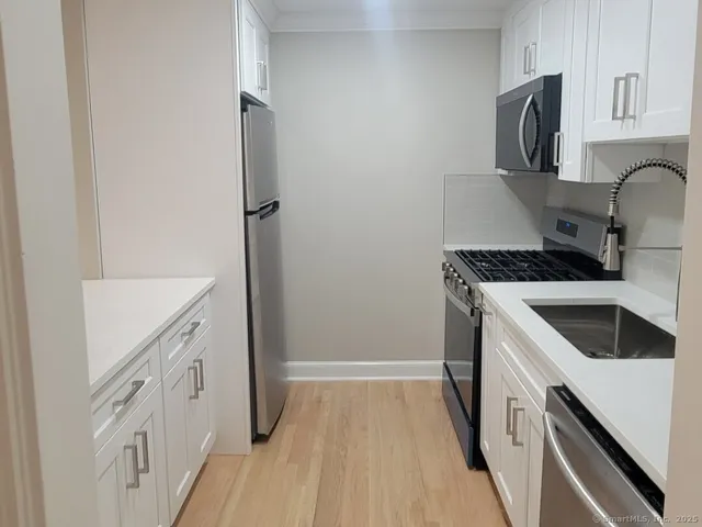 $2,450 | 160 Fairfield Woods Road, Unit 43, Fairfield, CT 06825