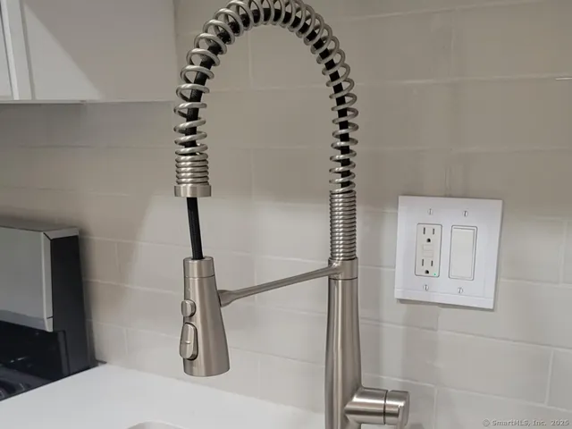 $2,450 | 160 Fairfield Woods Road, Unit 43, Fairfield, CT 06825