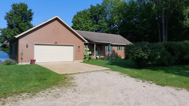 $699,000 | 58560 Indian Lake Road, Dowagiac, MI 49047