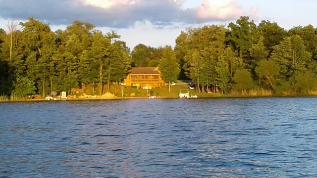 $699,000 | 58560 Indian Lake Road, Dowagiac, MI 49047