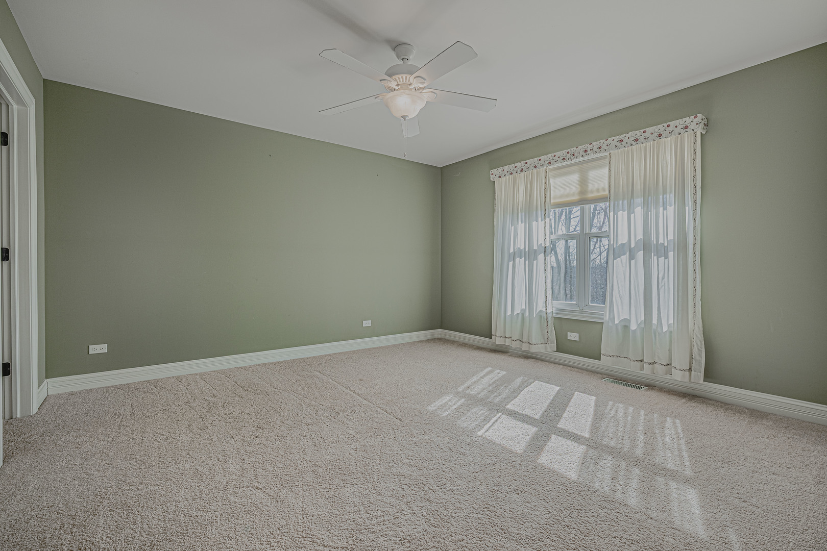 171 Partridge Lane Bartlett, IL 60103 - Photo 25 of 34 a view of an empty room with a window