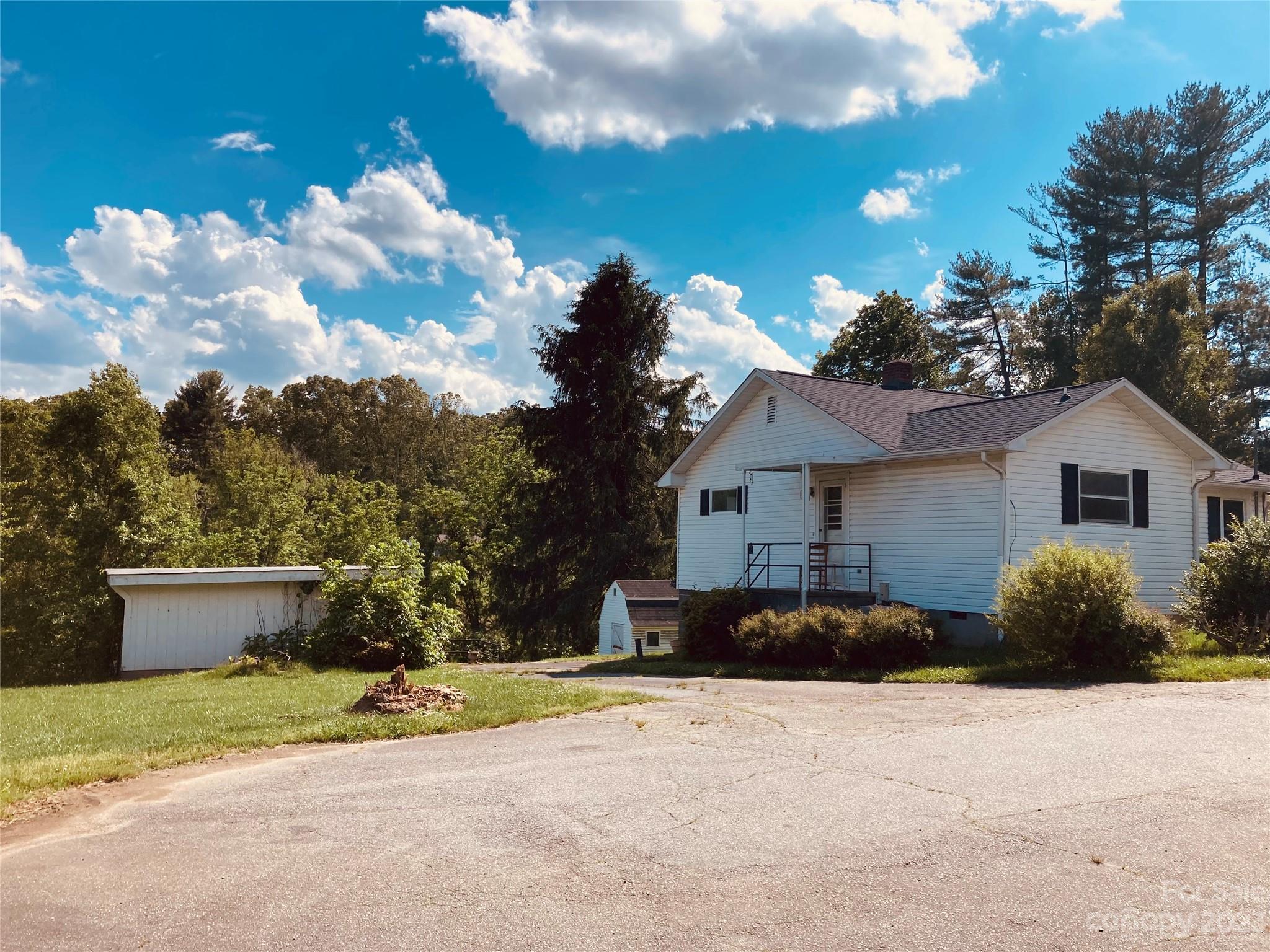 22 Floyd Miller Road Candler, NC 28715 - Photo 27 of 31 Gallery Image 27