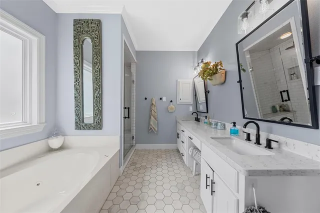 $795,000 | 465 Austin Hines Drive, China Spring, TX 76633