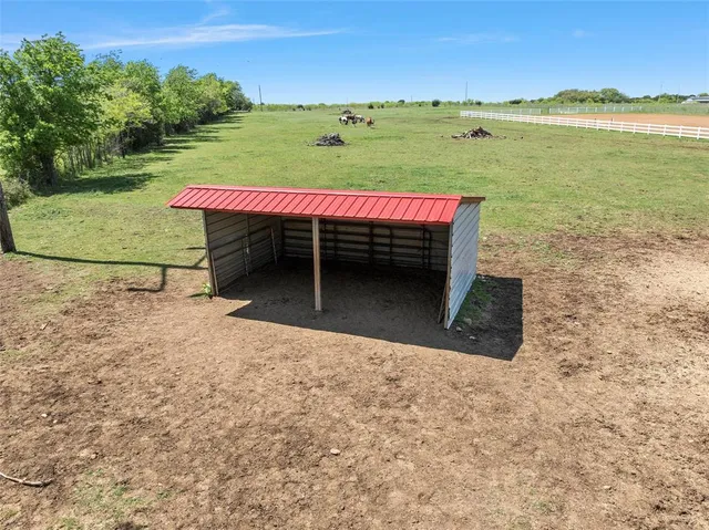 $795,000 | 465 Austin Hines Drive, China Spring, TX 76633