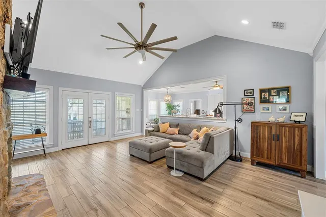 $795,000 | 465 Austin Hines Drive, China Spring, TX 76633