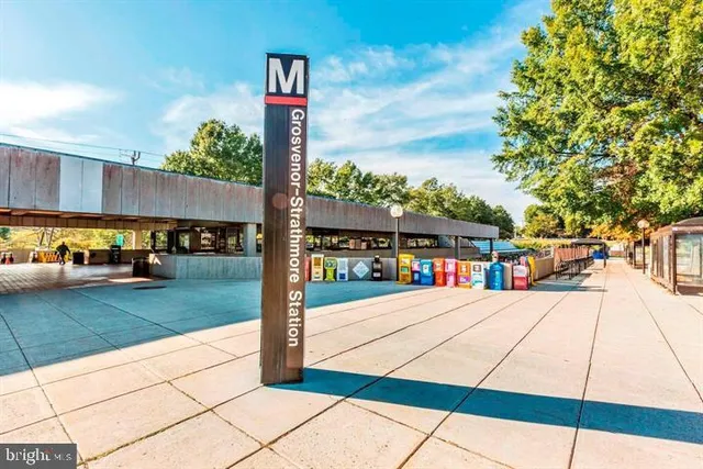 $1,900 | 10101 Grosvenor Place, Unit 214, Rockville, MD 20852