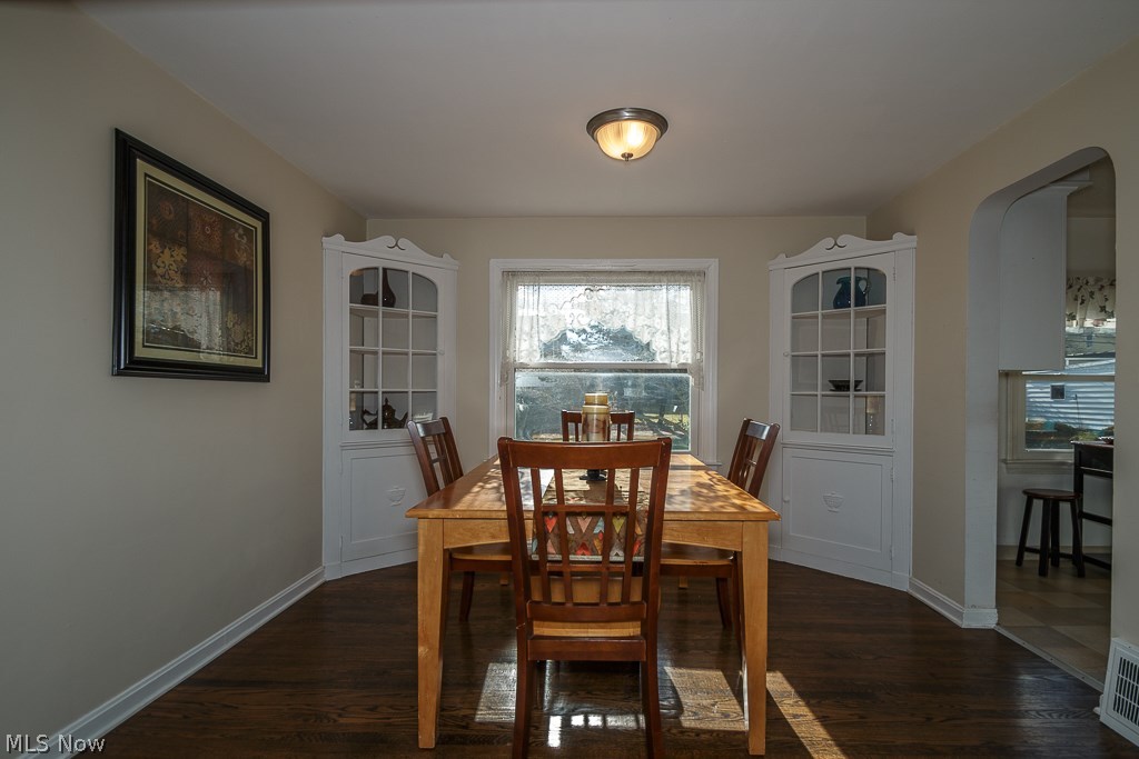 4502 Laurel Road Cleveland, OH 44121 - Photo 16 of 31