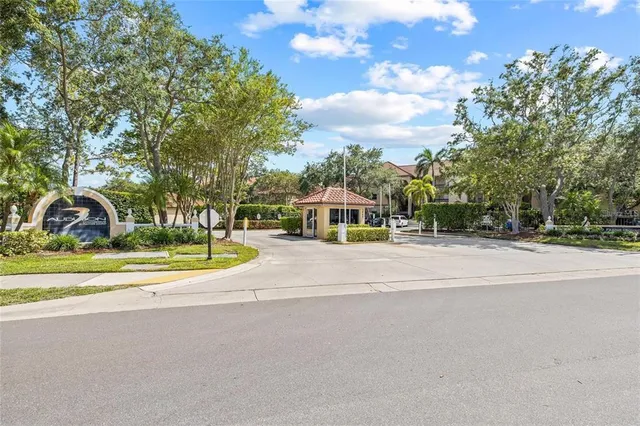 $2,700 | 2400 Feather Sound Drive, Unit 522, Clearwater, FL 33762