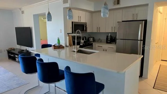 $2,700 | 2400 Feather Sound Drive, Unit 522, Clearwater, FL 33762