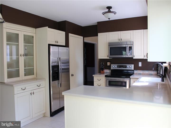 2422 Line Lexington Road Hatfield, PA 19440 - Photo 11 of 21 Kitchen