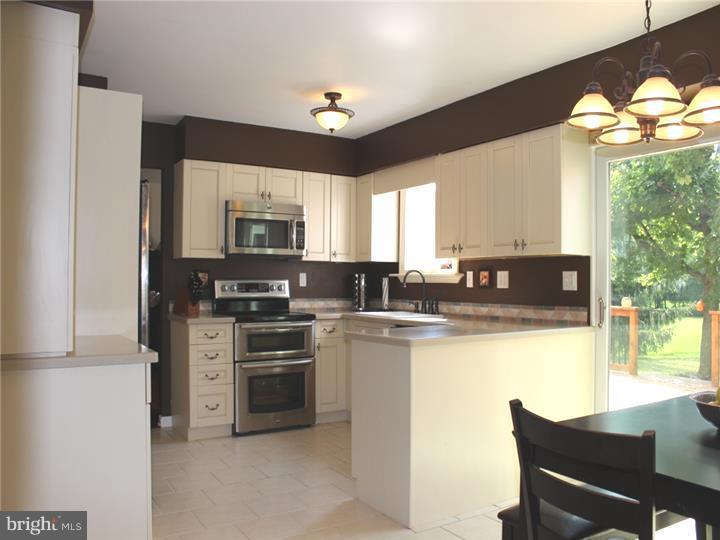 2422 Line Lexington Road Hatfield, PA 19440 - Photo 10 of 21 Kitchen