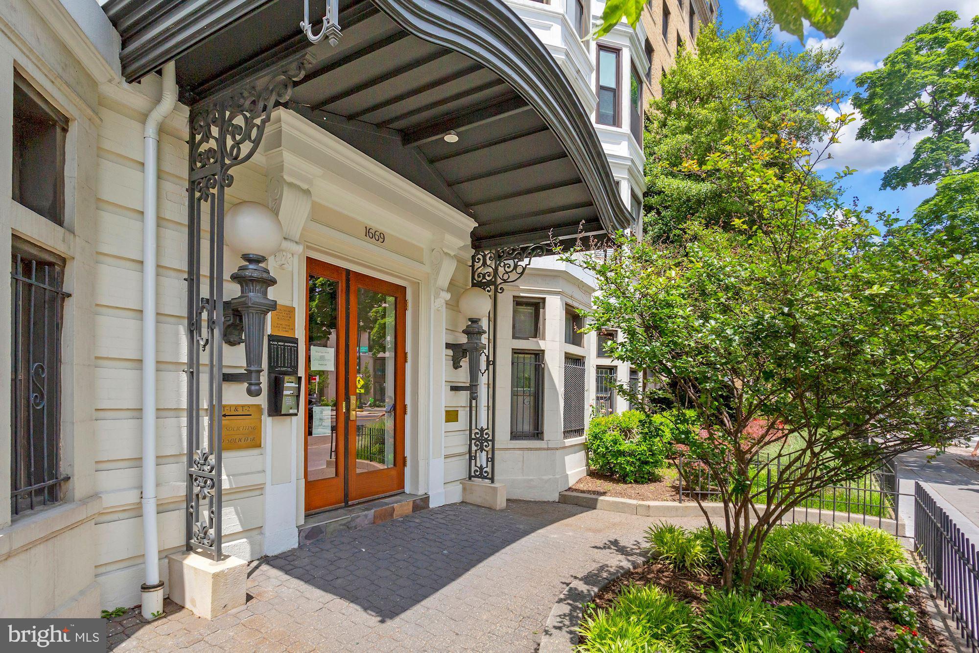 1669 Columbia Road Northwest, Unit 302 Washington, DC 20009 - Photo 3 of 20 Beautiful entrance
