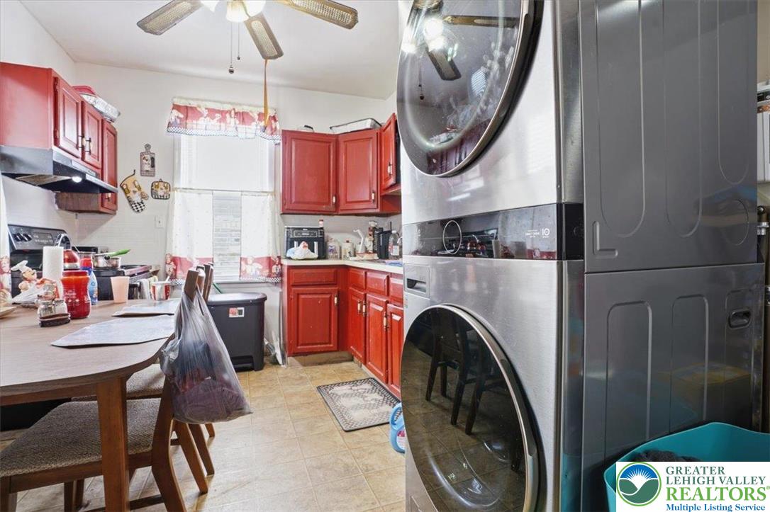 921 Broadway Fountain Hill, PA 18015 - Photo 30 of 93