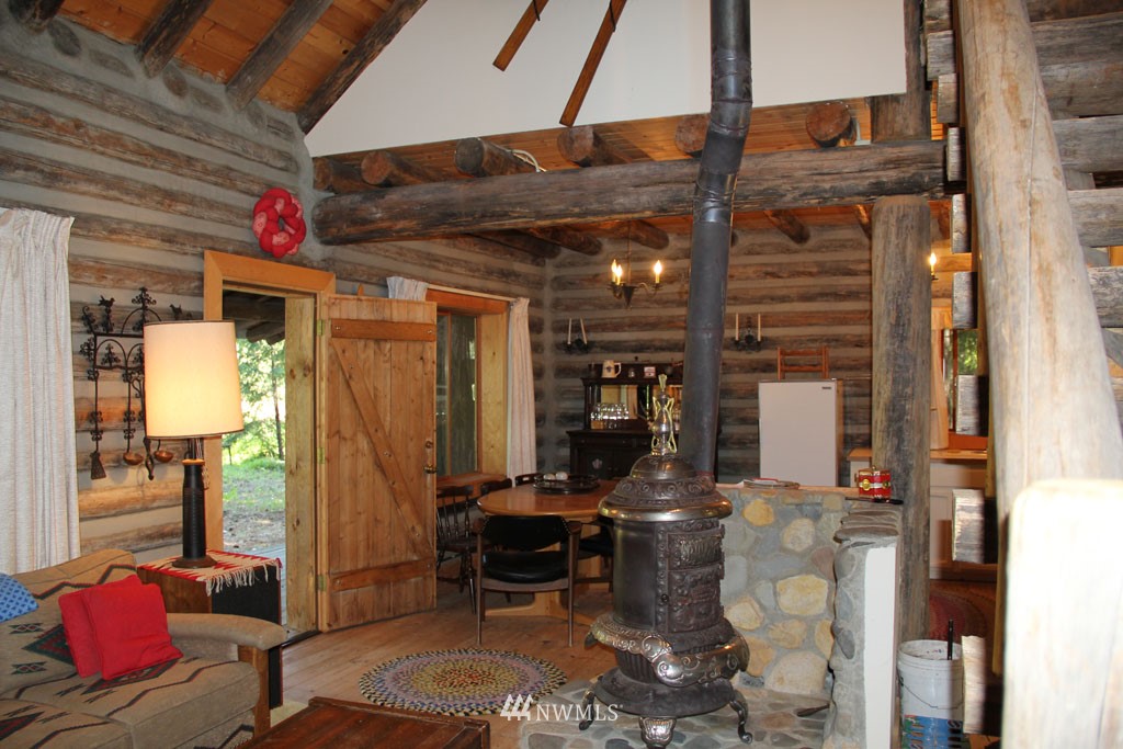 18235 State Rte 20, Unit A Winthrop, WA 98862 - Photo 6 of 25 Gallery Image 6