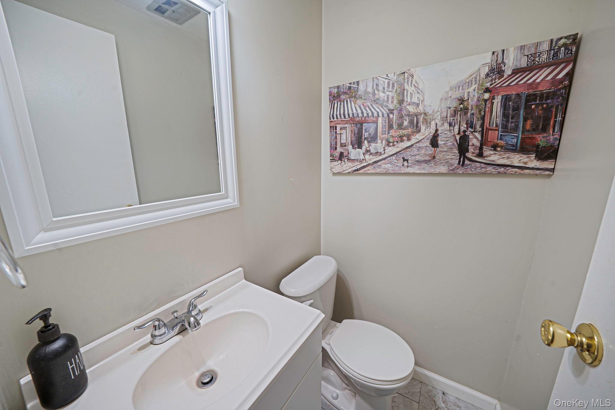 407 Birchwood Road Medford, NY 11763 - Photo 11 of 42