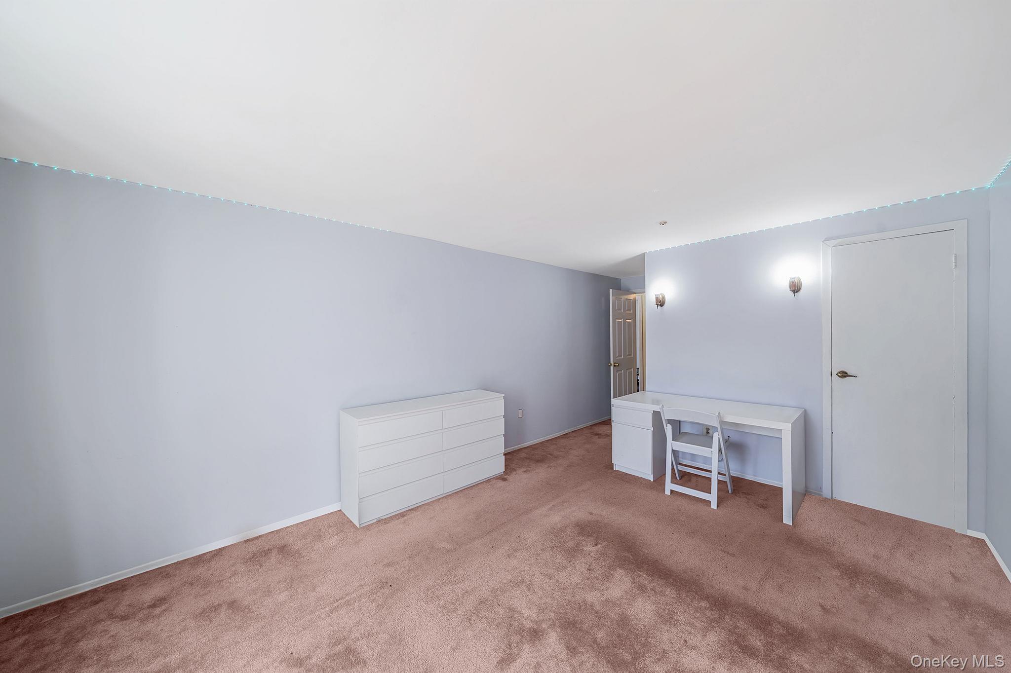 407 Birchwood Road Medford, NY 11763 - Photo 18 of 42